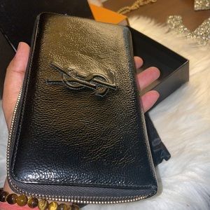 💝 Authentic💝 YSL Patent Leather Continental Wallet